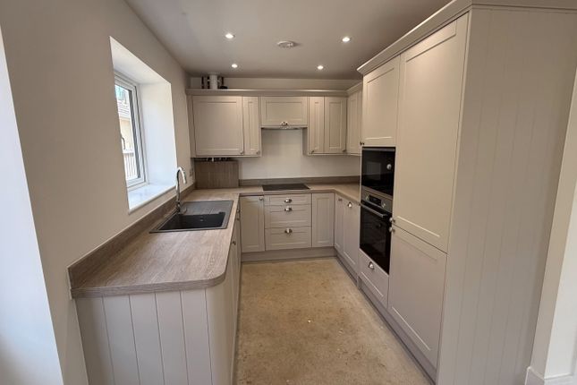 32a, Princes Avenue, Sheerness photo 2