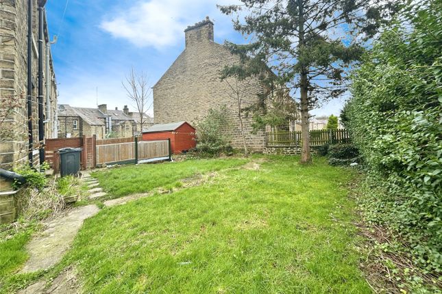 End terrace house to rent in Blacker Road North, Birkby, Huddersfield