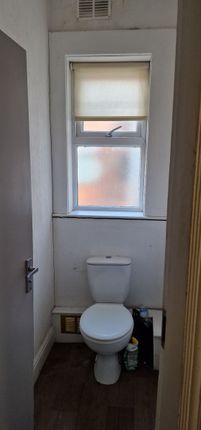 Room 4, 989 Hedon Road, Hull photo 3