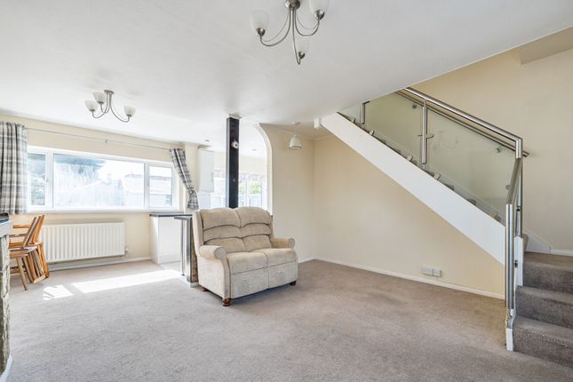 8 Orpen Place, Chichester photo 2