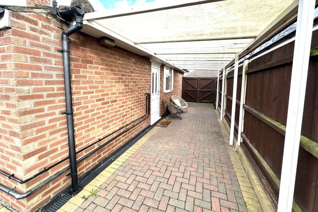 Bungalow to rent in Kilbourn Road, Lowestoft