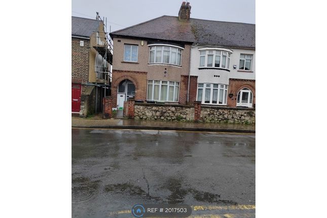 End terrace house to rent in Church Road, Swanscombe