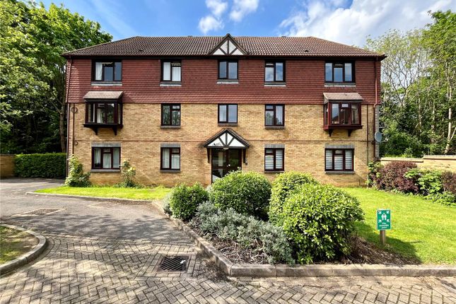 Flat for sale in Ladygrove Drive, Guildford, Surrey