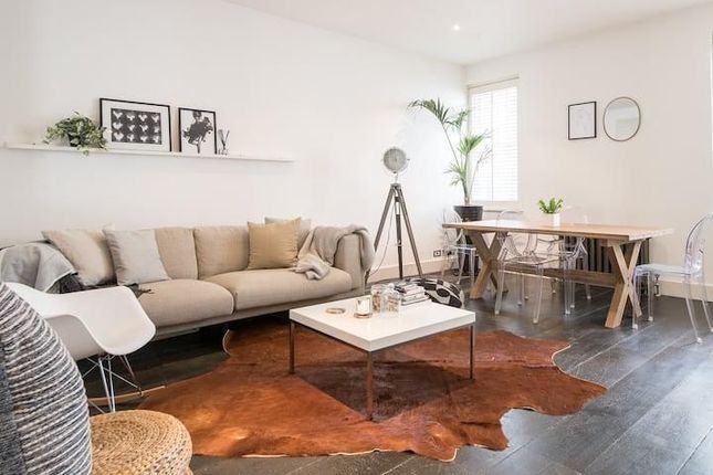 Flat for sale in 40 New Oxford Street, Bloomsbury Covent Garden, London