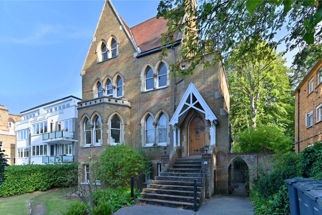 Thumbnail Flat to rent in Crescent Road, Crouch End, London