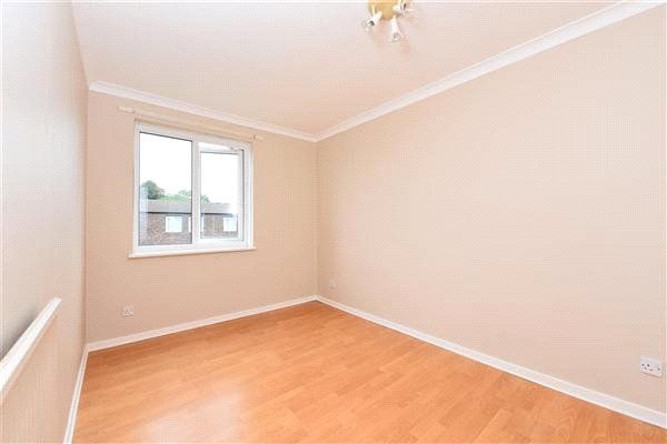 238, Dowdeswell Close, Putney photo 3
