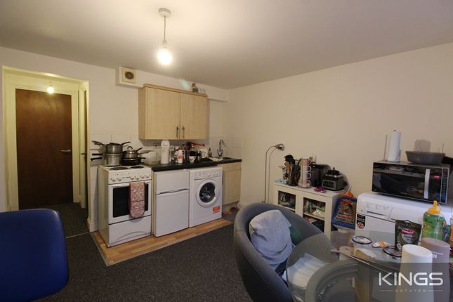 Flat to rent in Grosvenor Road, Southampton