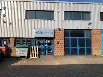 Thumbnail Commercial property to let in Cleveland Way, Hemel Hempstead