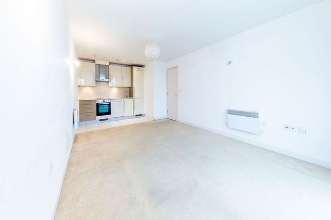 Thumbnail Flat to rent in Chadwell Lane, London