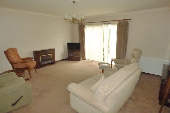 14, Spring Valley Croft, Leeds photo 3