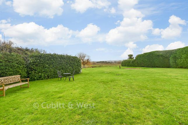Arun Court, Lower Street, Pulborough photo 2