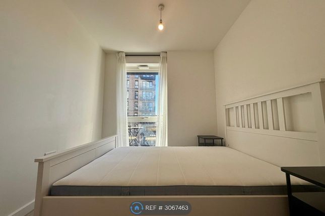Flat, Forastero House Farine Avenue, Hayes photo 4