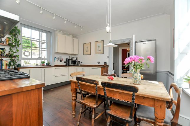 21, Sanford Terrace, London photo 3