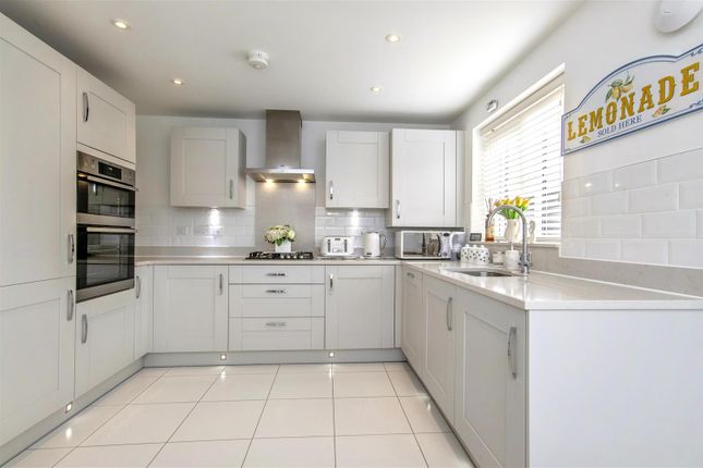 55, Cortland Way, Stourport-On-Severn photo 3