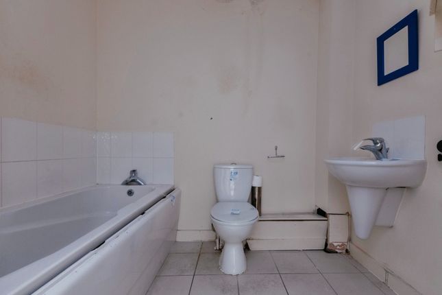 Flat 6, Canute House,, Strand Street, Dorset photo 3