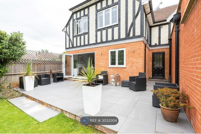 A Speer Road, Thames Ditton photo 2