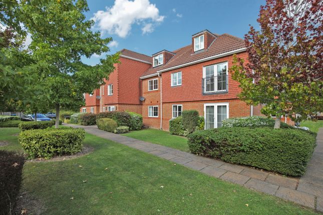 Thumbnail Flat for sale in Meadowgate, Giblets Lane, Horsham