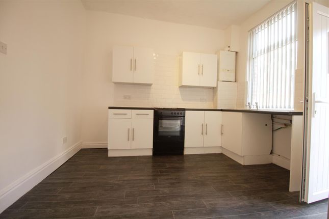 231, Kings Road, Ashton-Under-Lyne photo 4