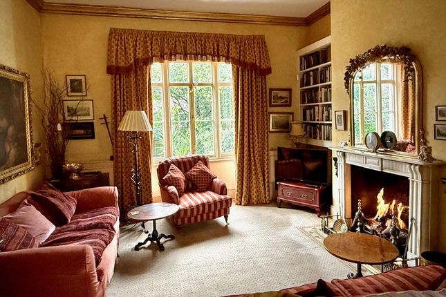 19, Champion Grove, London photo 2