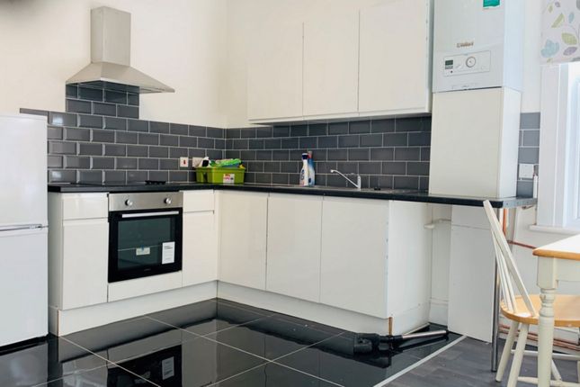 159b, High Road, London photo 4