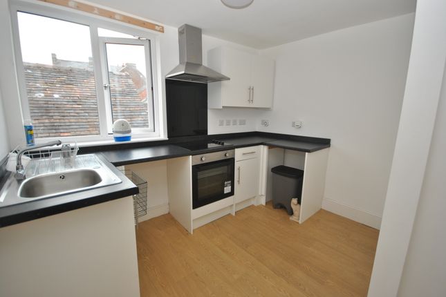 Flat C, 20-22, High Street, Whitchurch photo 5