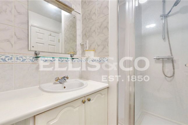 Room 4, 106, Chamberlayne Avenue, Wembley photo 3