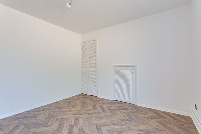 22, Chatsworth Place, Surrey photo 5