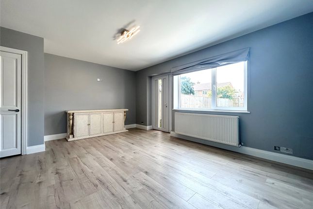 68, Valley Crescent, Wokingham photo 2
