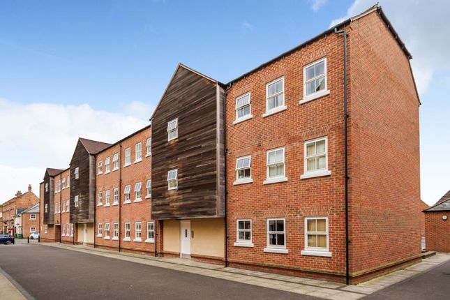 Thumbnail Flat for sale in Nymet Court, Aylesbury