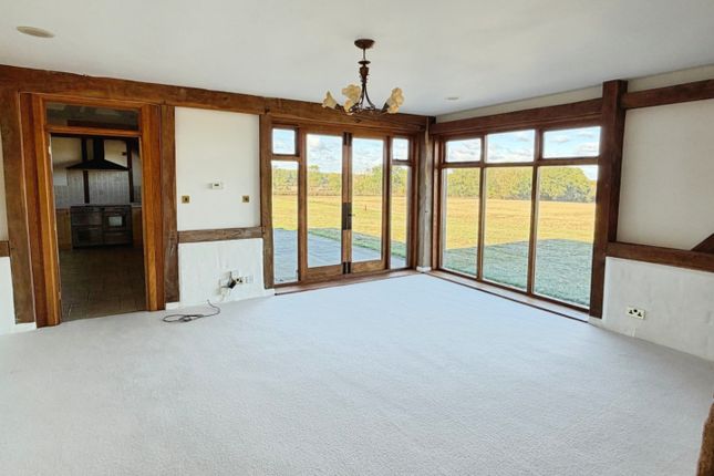 Crann Dara, East Flexford Lane, Guildford photo 3