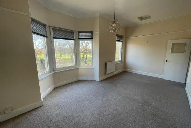 Flat A, 22, Park Lane, Swindon photo 5