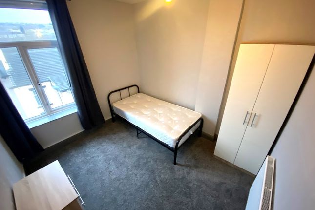 Room to rent in Beckett Street, Batley