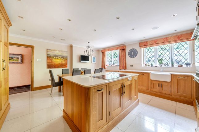 Lantern Cottage,, Fairoak Lane, Oxshott photo 3