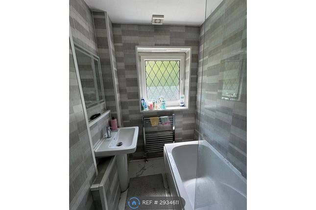 Derwent Close, Whitefield, Manchester photo 3