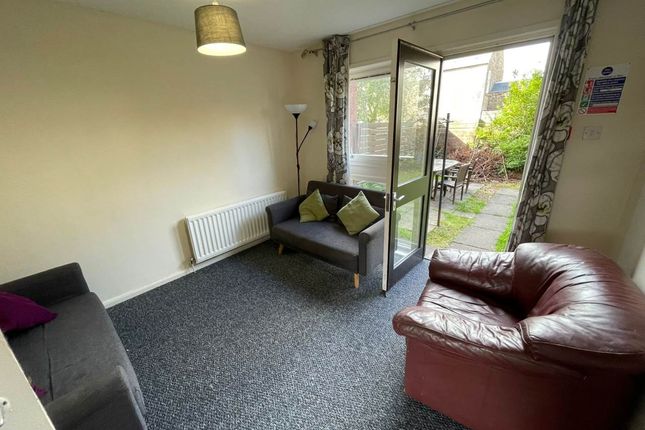 30 Peddie Street, Dundee photo 2