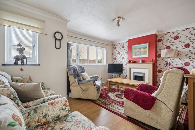 16 Dane Close, Amersham photo 2