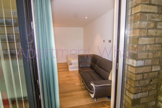 91, London photo 4
