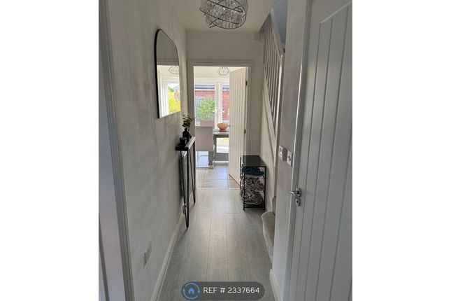 Downing Close, Ellesmere Port photo 3