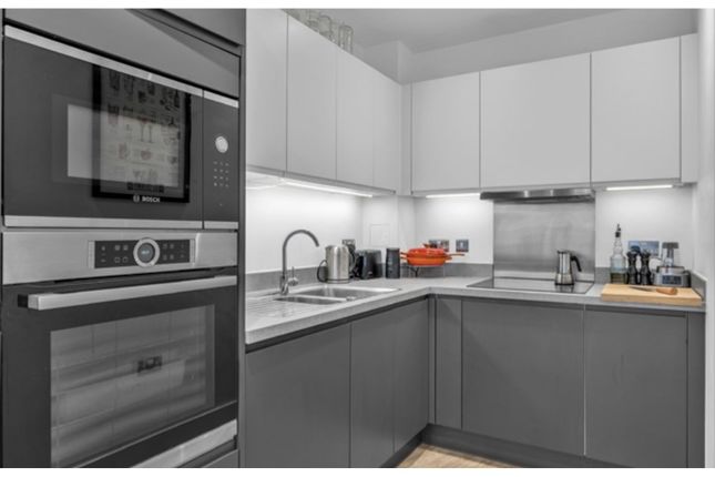 Flat 206/Therm Court, 51 Rookwood Way, London photo 3