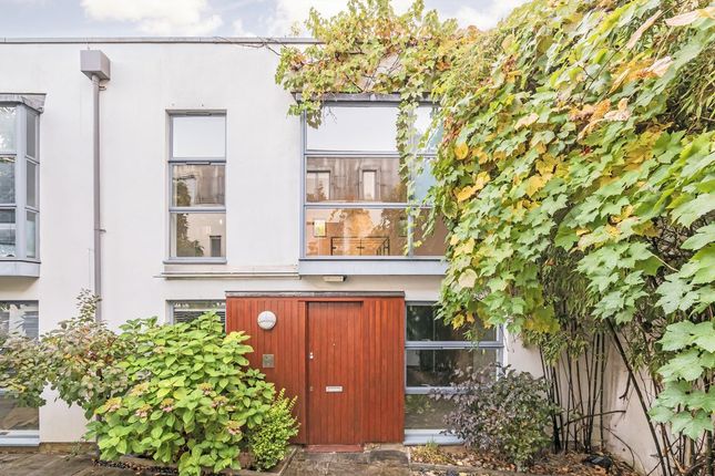 2-bed house on Dunworth Mews, London, £5,000/mo