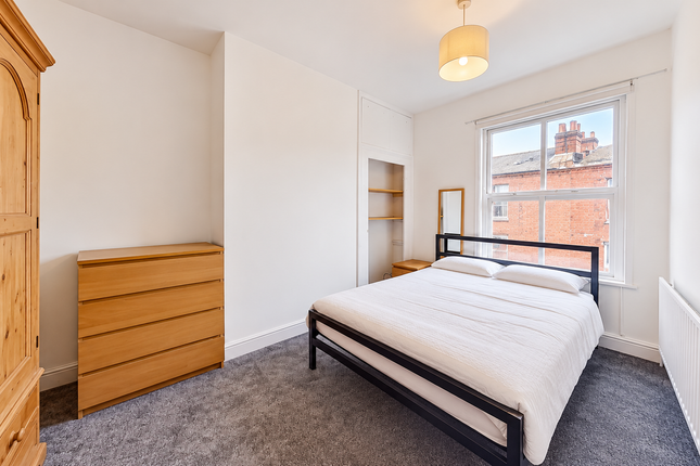 5 Norwood Road, Leeds photo 3