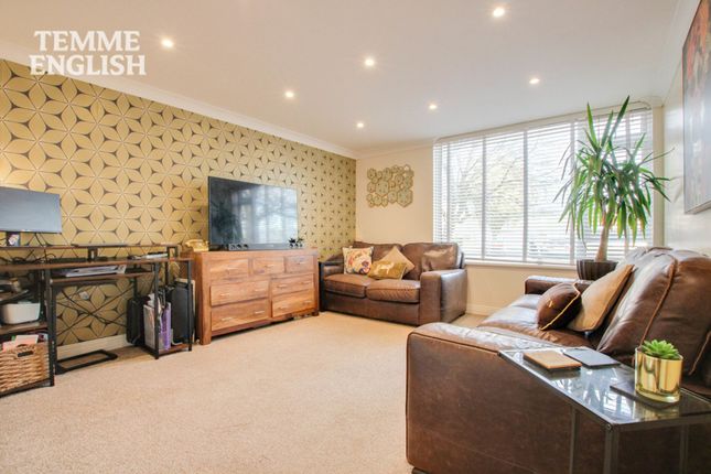 67 Ballards Walk, Basildon photo 2
