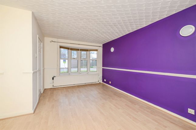 83, Weatherthorn, PETERBOROUGH photo 3