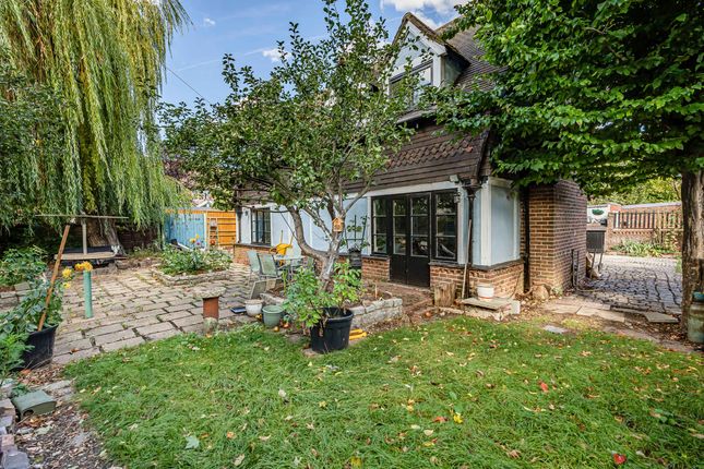 Willow, St. Albans photo 4