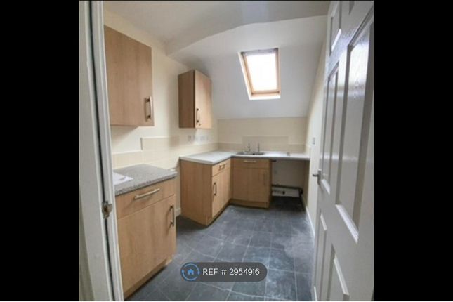 Flat, High St Eston, Middlesbrough photo 2