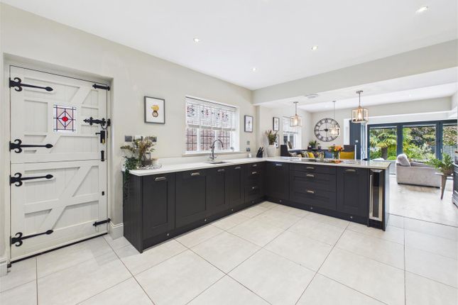 Netherways, 10, Park Avenue, Dronfield photo 3
