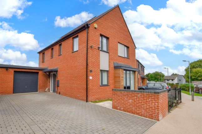 4-bed detached on 8, Forester Walk, Hampshire, £495,000