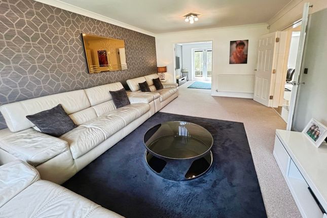 3, Bryony Gardens, Bolton photo 2