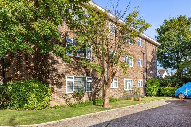 11 Wallace Court, Wallace Avenue, Worthing photo 4