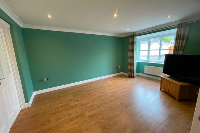 41 Ger Y Nant, Swansea photo 5